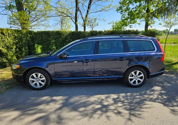 Volvo V70 cena 33900 przebieg: 236000, rok produkcji 2013 z Pińczów małe 704